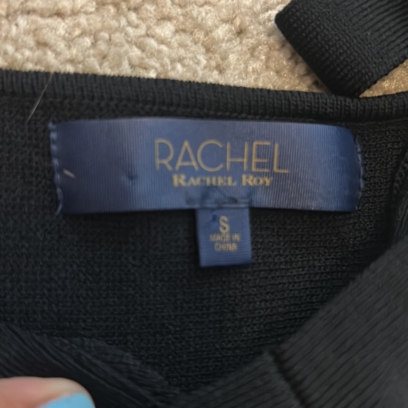 sweaters - Picture 3 of 3